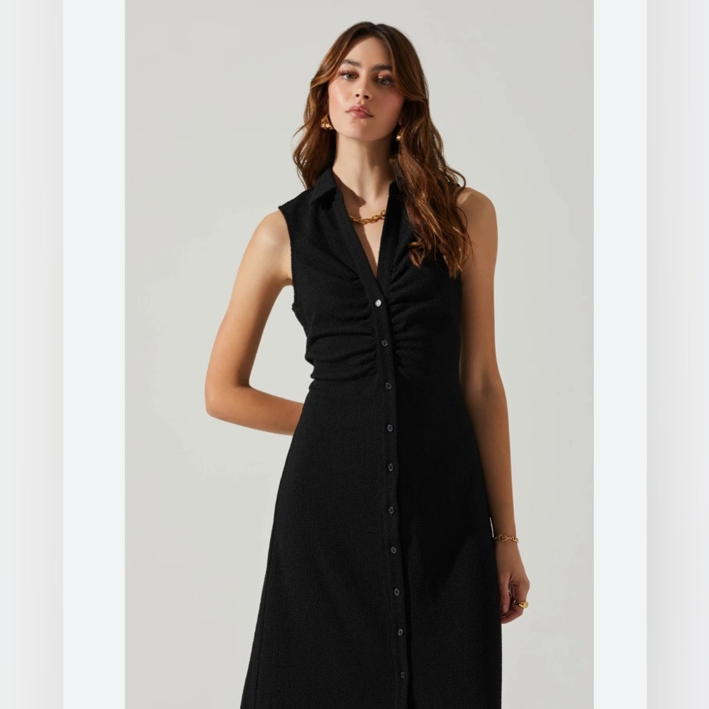 Astr the Label Black Sleeveless MidiDress Size Medium NWT